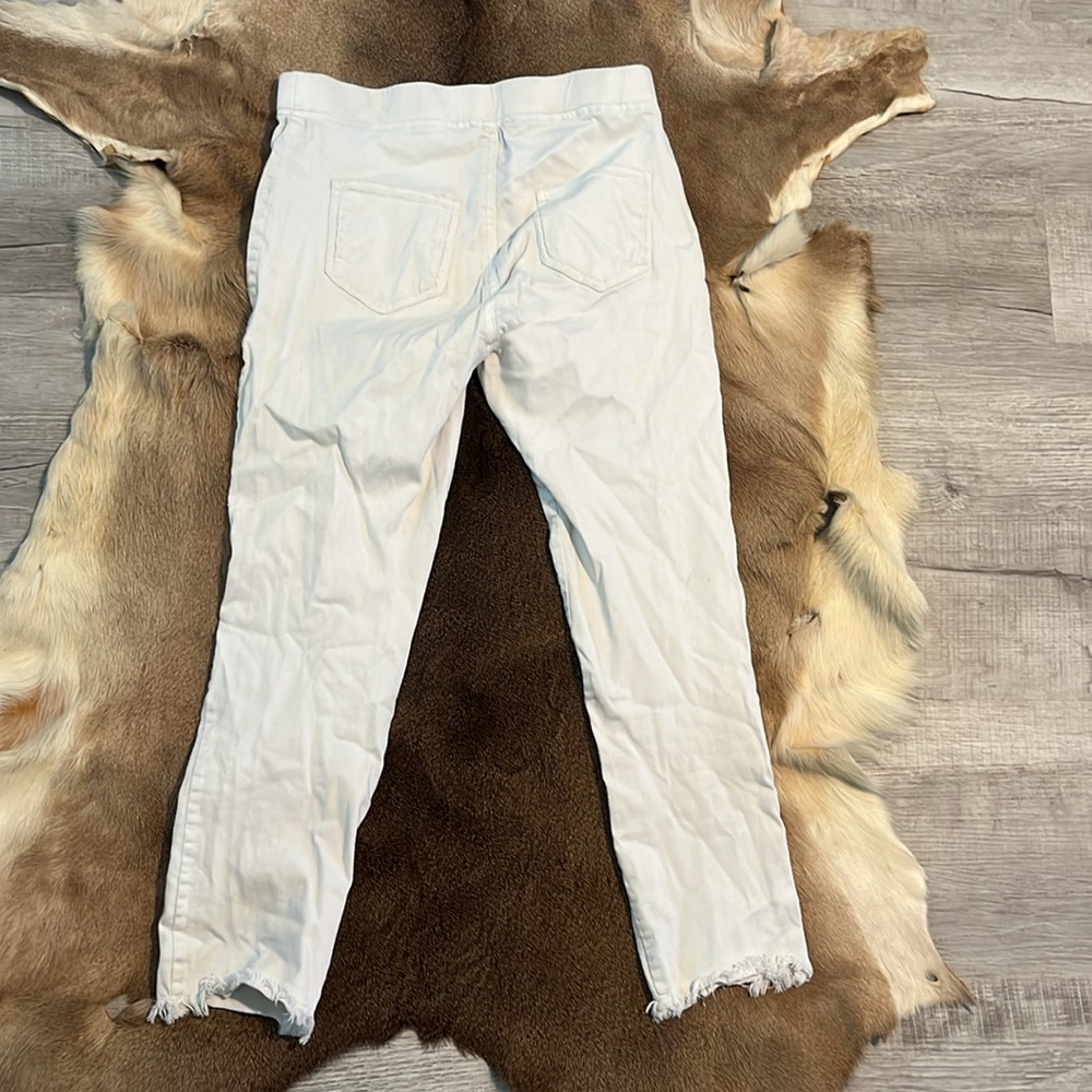White Capris - Picture 2 of 3